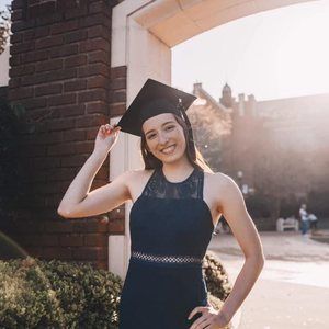 Meet your Posher, Olivia